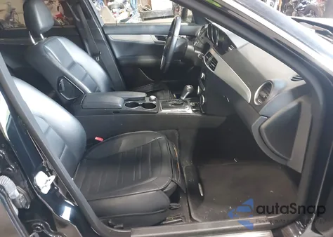 2013 Mercedes-Benz C 300 Luxury 4Matic/Sport 4Matic from USA, damaged, VIN WDDGF8ABXDA797181